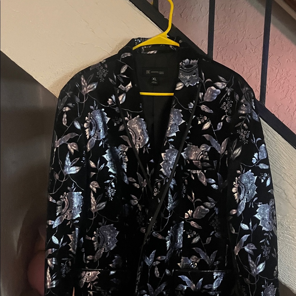 INC International Concepts Black and Silver Floral Blazer